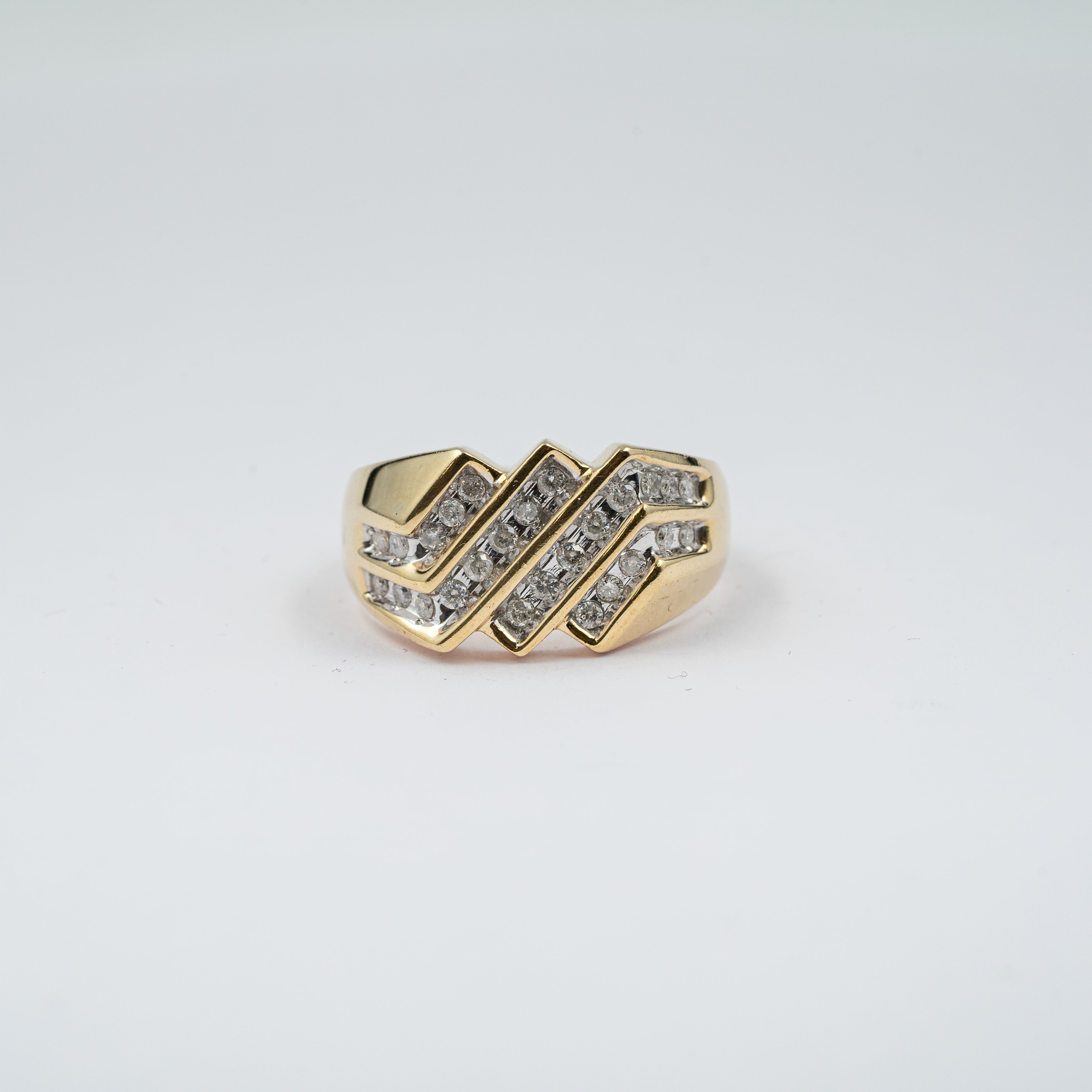 Chevron Pattern Diamond Ring