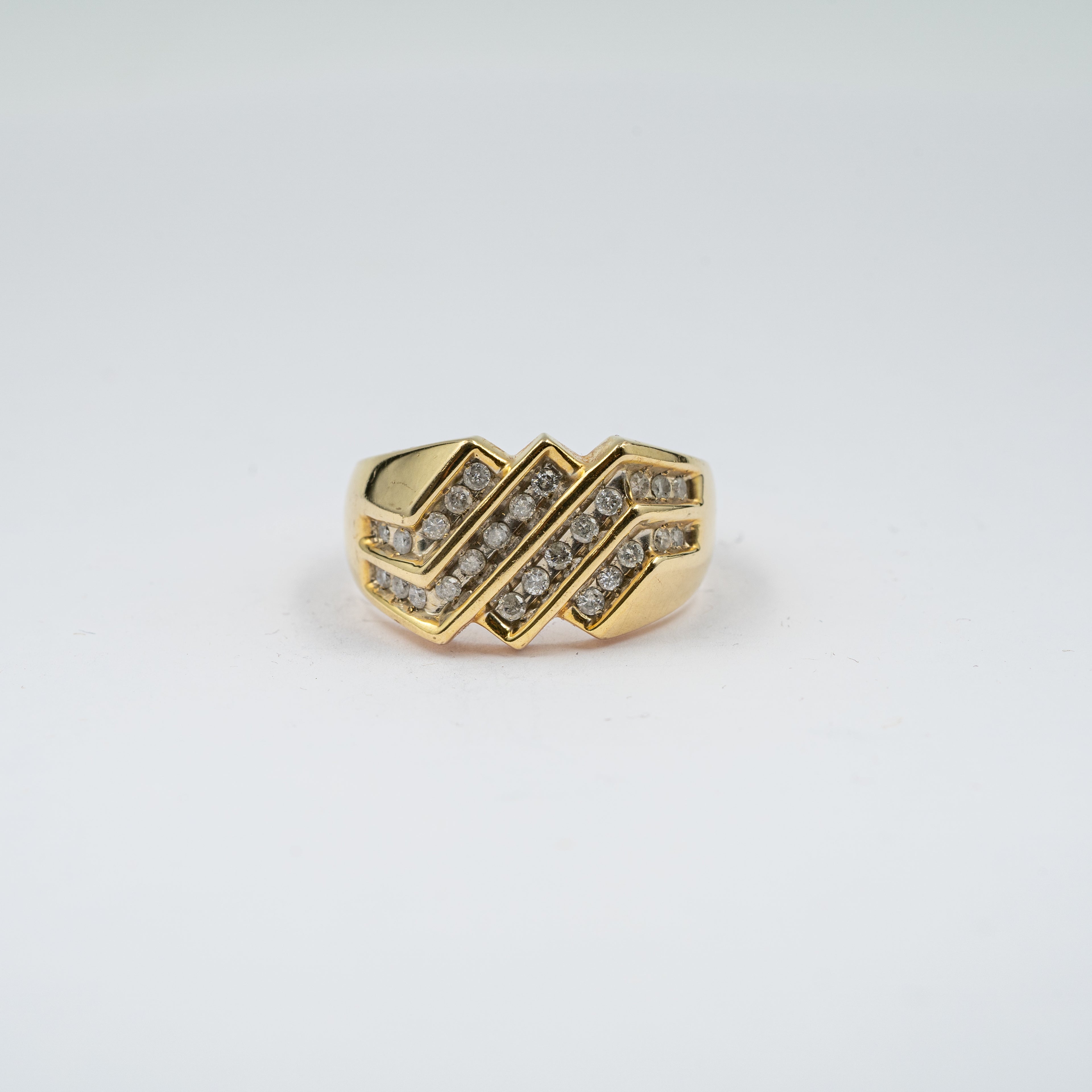 Chevron Pattern Diamond Ring