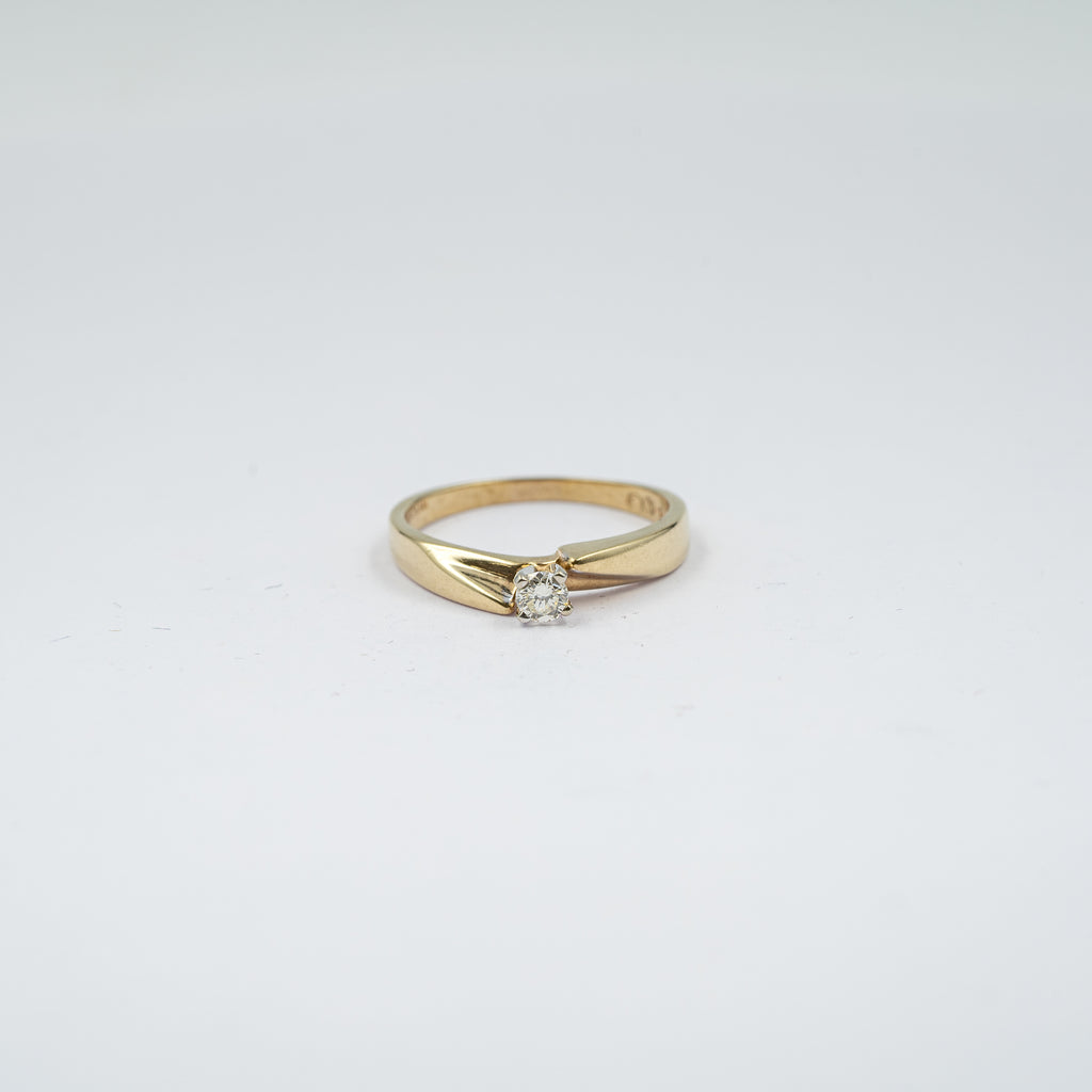 Prong Set Diamond Engagement Ring