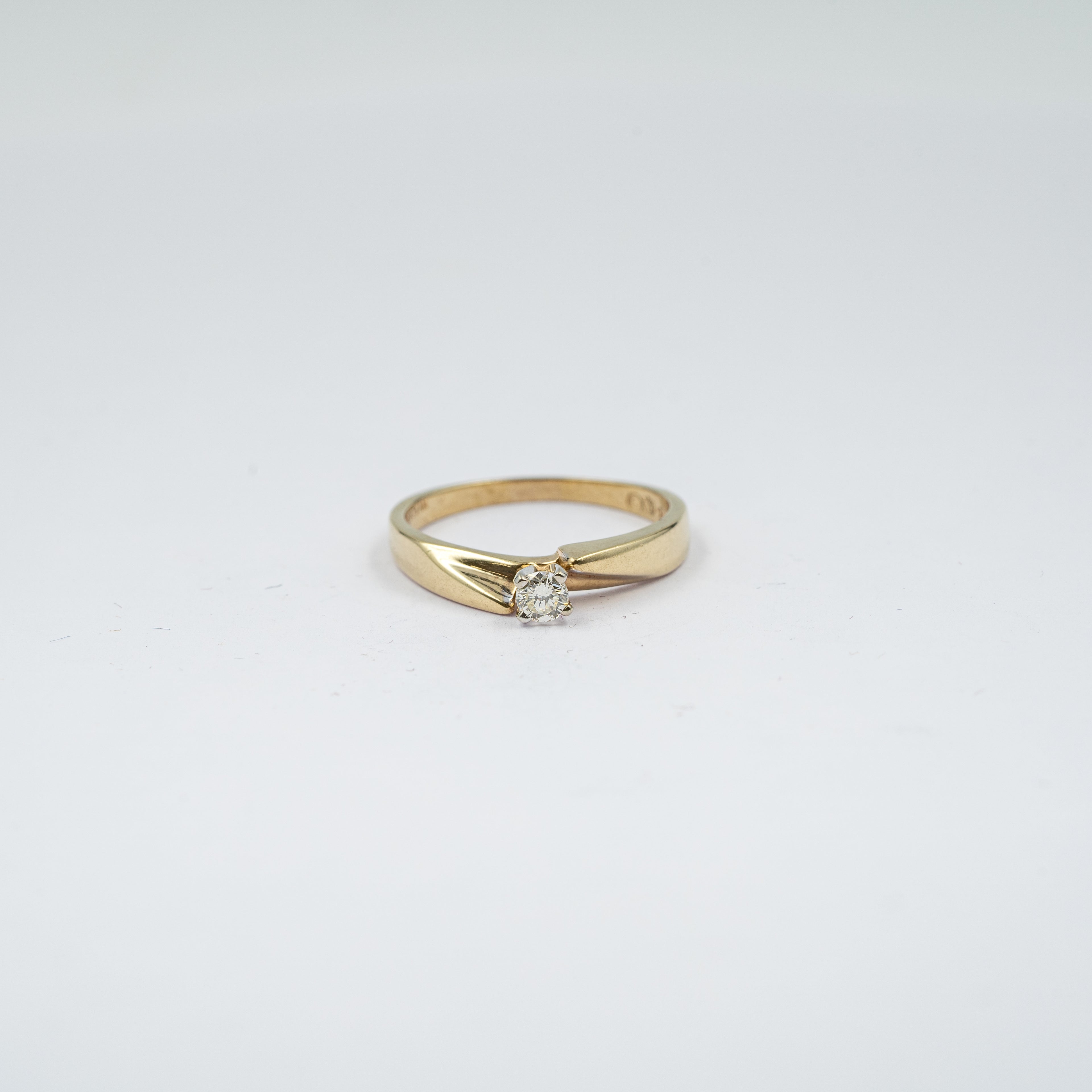 Prong Set Diamond Engagement Ring